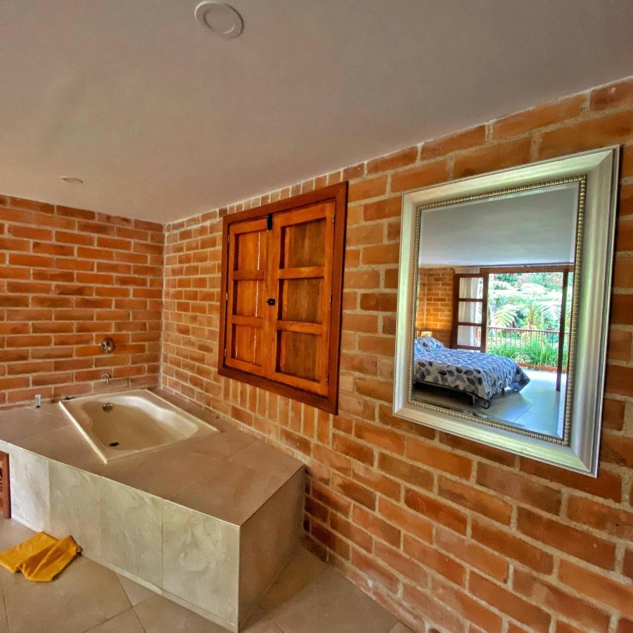 Finca Turistica De Alojamiento Rural Avalon คาร์ดิน ภายนอก รูปภาพ
